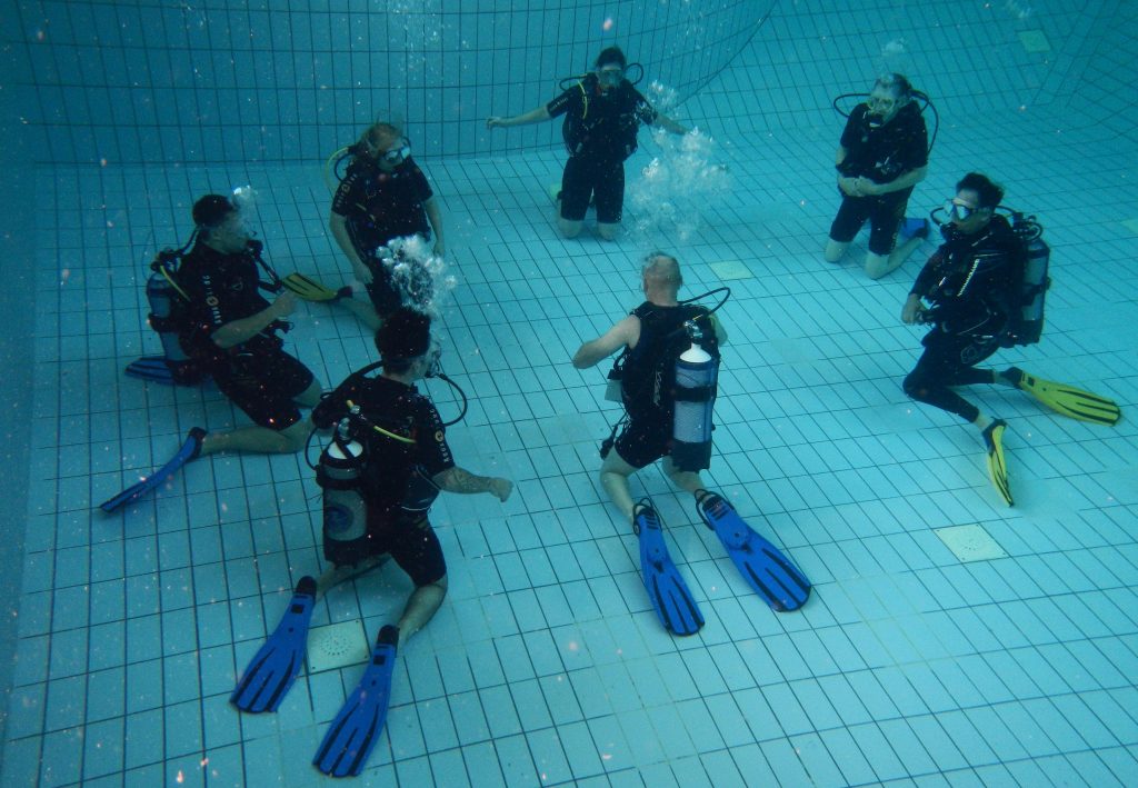 Scuba class, open water, in pool